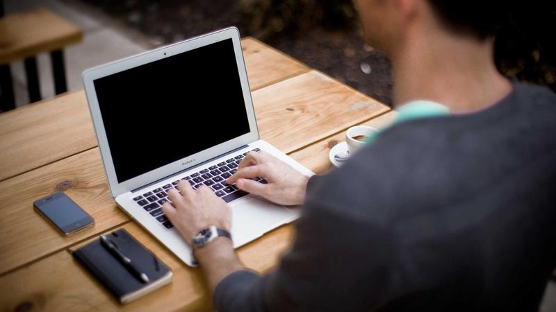 The ‘Boss Babe’ is Dead: Why Gen Z is Rebranding MLM as the Ultimate Gig Economy Hack