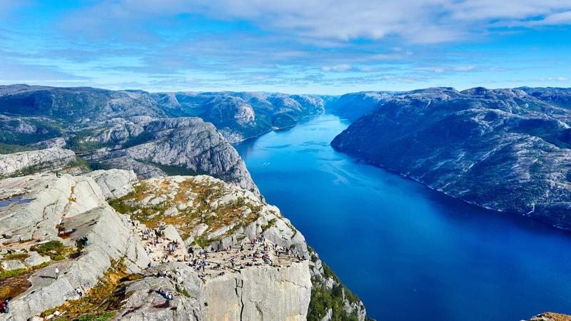 The Death of the Solopreneur: How Steven Parru2019s Business Ecosystem Is Rewriting the Rules of Success